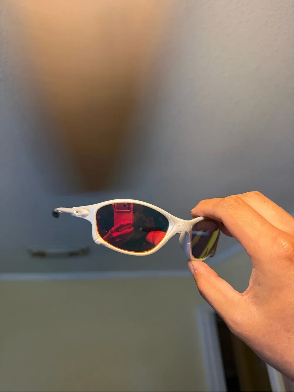 White Sport Sunglasses with Red Mirrored Lenses Oakleys